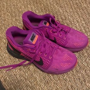 Nike dynamic support lunarglide 7